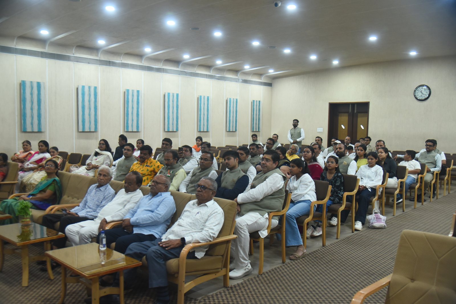 स्वतंत्रता दिवस एवं ‘सुदृढ़ मन, सफल जीवन’ · चित्र ६